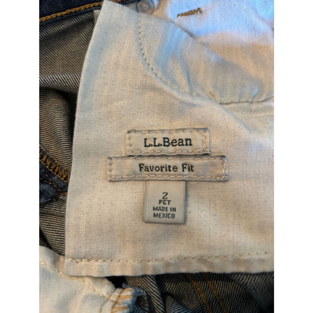 L.L. Bean Mid-Rise Dark Wash Straight-Leg Jeans Sz 2P. EUC - Picture 9 of 9